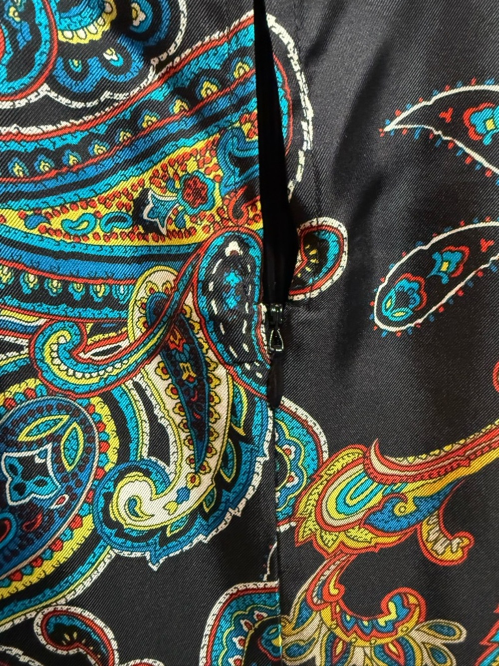 J.Crew 100% Silk Women’s Size 2 Twill Top In Bold Paisley Print Black - Picture 3 of 5